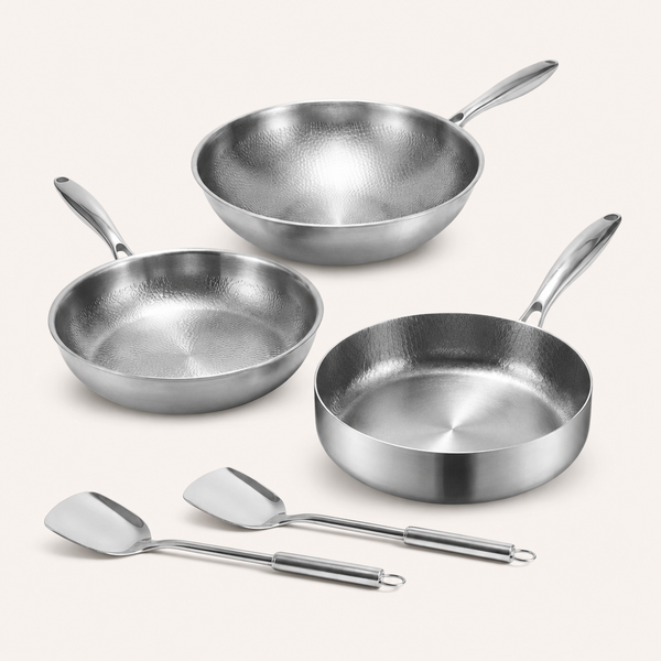 Vue d'ensemble de Batterie de cuisine en titane Pro